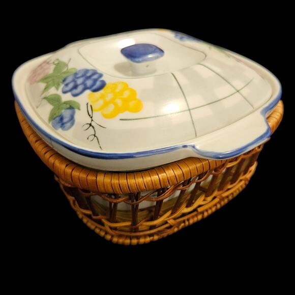 Omega Ceramic Casserole Dish w/ Lid & Wicker Basket Fruit Pattern 7" Small Chip - Picture 1 of 8